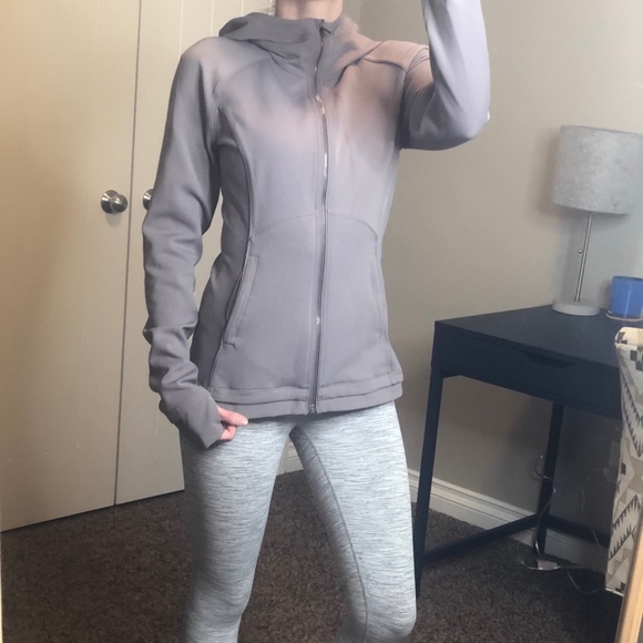 Lululemon 🍋 Jacket - Picture 11 of 13